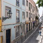 Alfama Patio Apartamento *