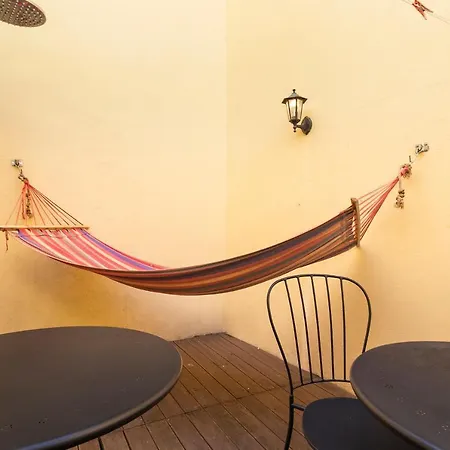 Alfama Patio Apartman