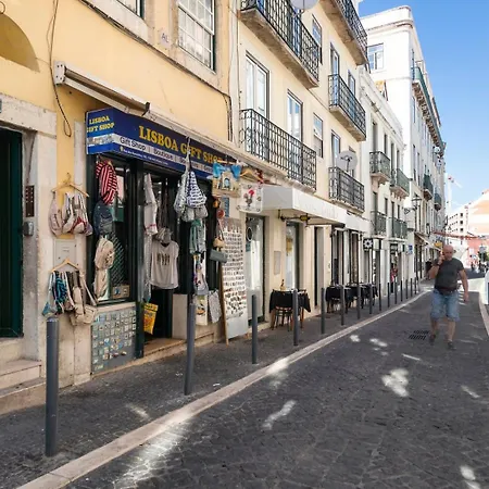 Апартаменти Alfama Patio *